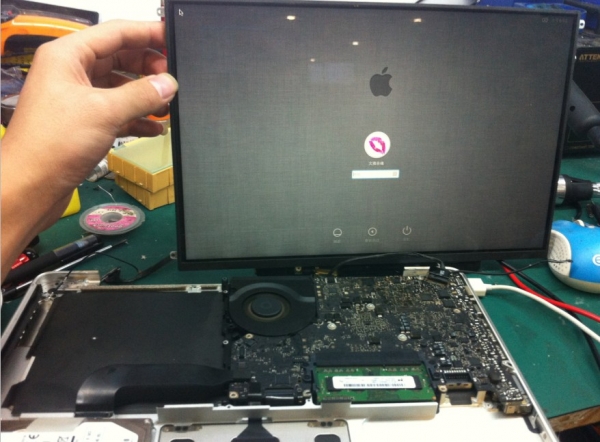 苹果A1278 I5暗屏维修