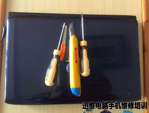 宏基笔记本电脑4736ZG拆机清灰