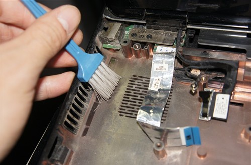 dell 笔记本灵越14R拆机清灰