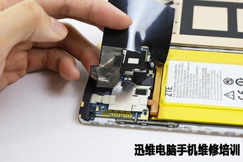 中兴axon天机MAX拆机 图7