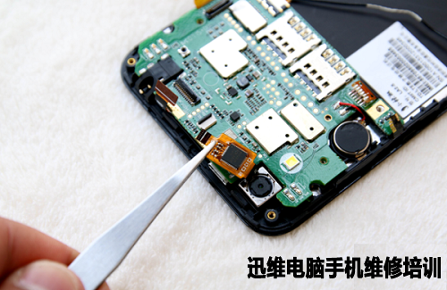 小辣椒 手机拆解：国民手机谁与争“疯”