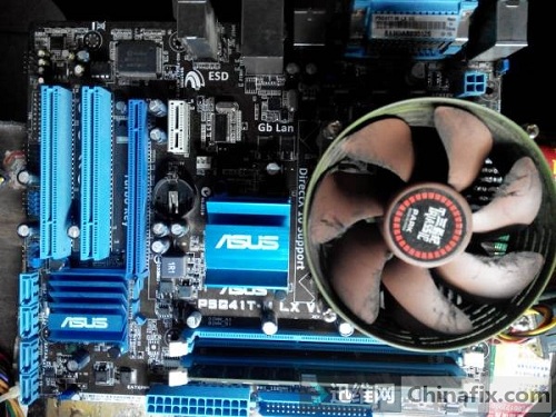asus华硕P5G41T-M LX V2点不亮 图1