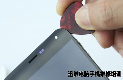 魅蓝note2更换手机显示屏的方法