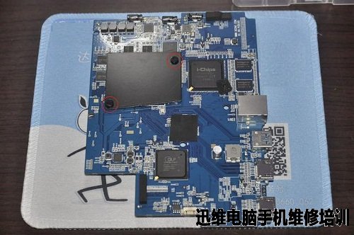 Z4极光电视投影仪拆解