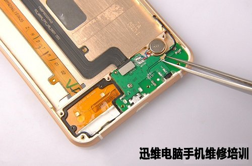 智能手机蓝魔Mos1拆机图文并茂！
