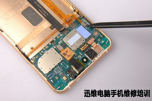 智能手机蓝魔Mos1拆机图文并茂！