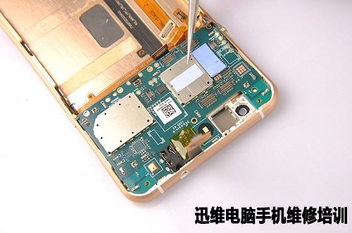 智能手机蓝魔Mos1拆机图文并茂！