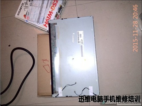 联想B31r2暗屏换灯管