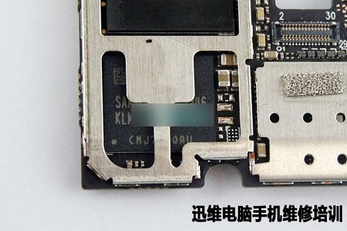IUNI U2手机做工怎么样？拆机便知