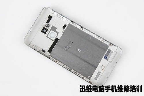 国民手机：中兴Blade A2拆机图解