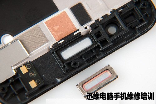 国民手机：中兴Blade A2拆机图解
