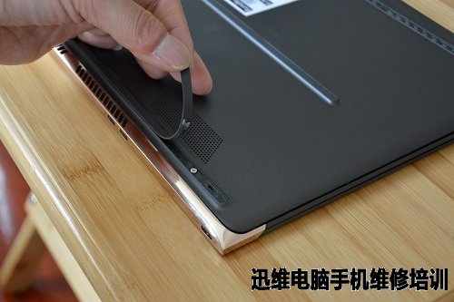 惠普Spectre 13幽灵本全面拆解！