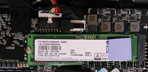 技嘉P34W V5笔记本拆机图解