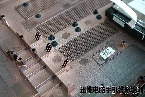 惠普星球大战：Star Wars 15-an005TX笔记本拆解！