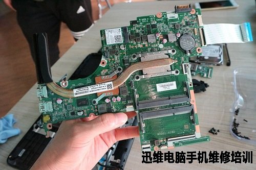 惠普星球大战：Star Wars 15-an005TX笔记本拆解！