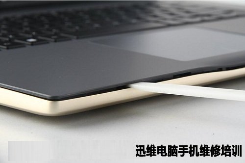 戴尔燃7000拆机 图4