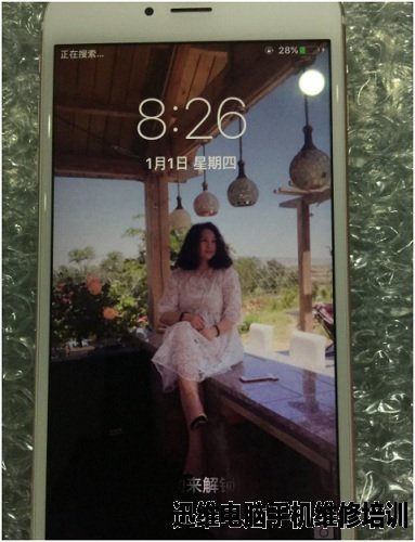 iPhone 6S Plus开机无显示维修 图2