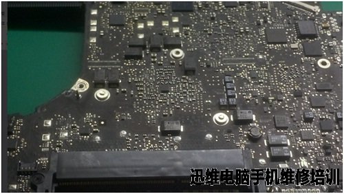 苹果A1278不开机维修　图1