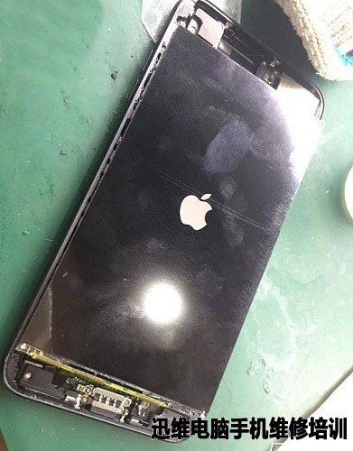 iPhone 7 Plus换外屏维修 图16