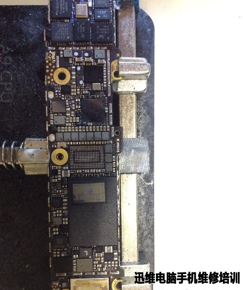 iPhone5s不开机、力保资料维修一例