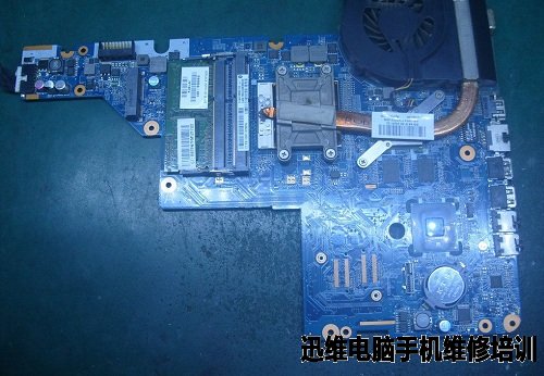 HP G42笔记本通电黑屏故障维修