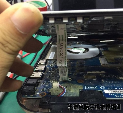 DELL 5525公共点大短故障维修 图2