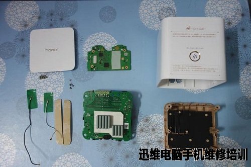 华为荣耀路由Pro完美拆机！