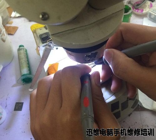 iPhone6 PLus 开机定在60mA 无显示黑屏维修 图5
