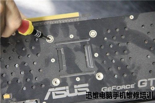 显卡怎么清理灰尘 图4
