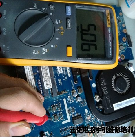联想E40-70开机不显示维修 图6