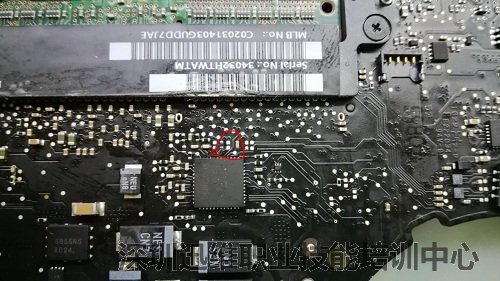 苹果A1278笔记本开不开机维修（图2）