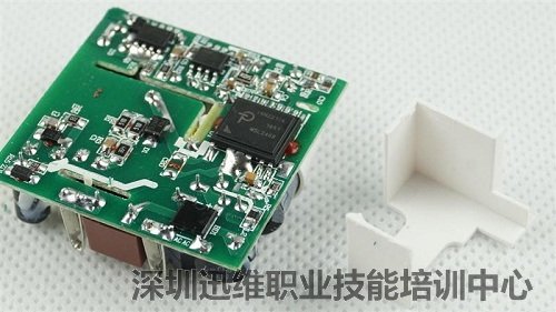 取下高低压侧之间的绝缘塑料片