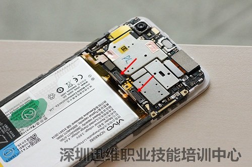 断开BIB连接线 可以将主板取下