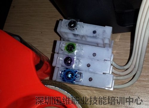 爱普生（EPSON）L301墨仓式打印机更换打印机头的过程（图5）