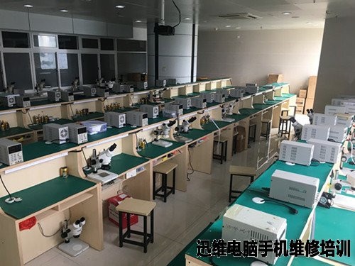 整洁干净的教室2