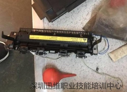 佳能MF4010B纸张脏污打印机卡纸维修 图4