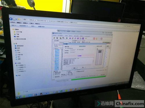 联想LI2241wA显示器有残影，偏白、拖影故障维修