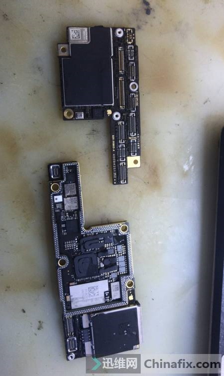 iPhone X摔后手机触摸屏失灵维修　图4