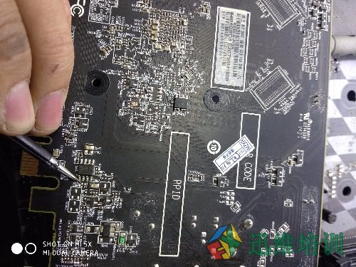 AMD 7700 7800 R9 200系列全卡无供电通病维修