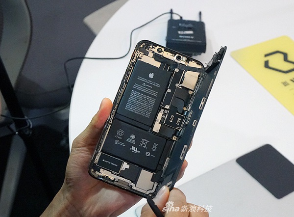 iPhone XS Max拆解