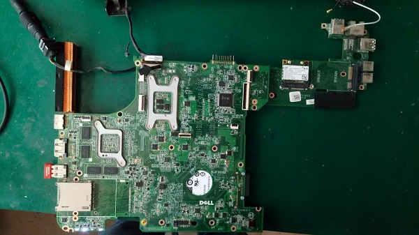 DELL N4110笔记本花屏故障维修