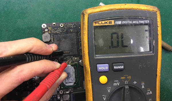 MacBook A1286显卡PCB板层断线改集显维修