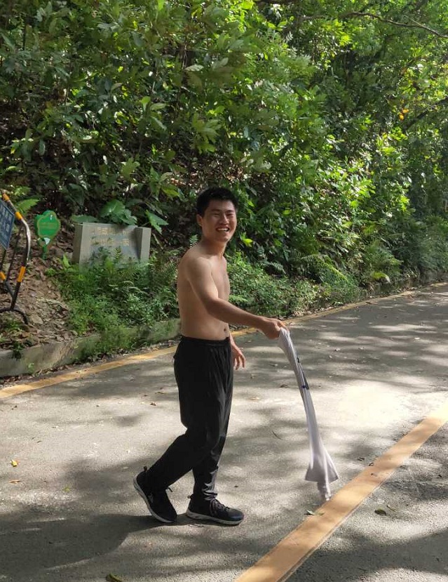 迅维实地手机维修班培训学员凤凰山游玩
