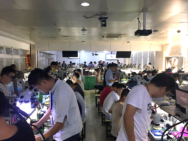 迅维实地培训教室上课场景一