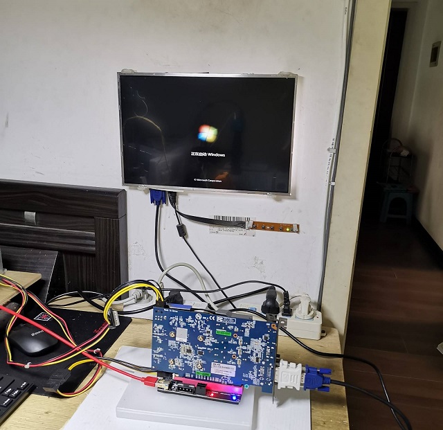 影驰GTX650黑将版测试卡可以亮普通主板不亮维修