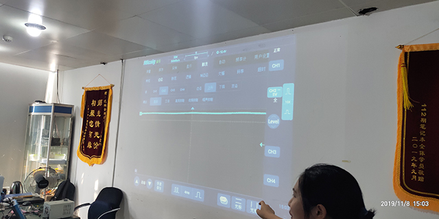 麦科信技术总监来迅维培训展示不一样的示波器 图3