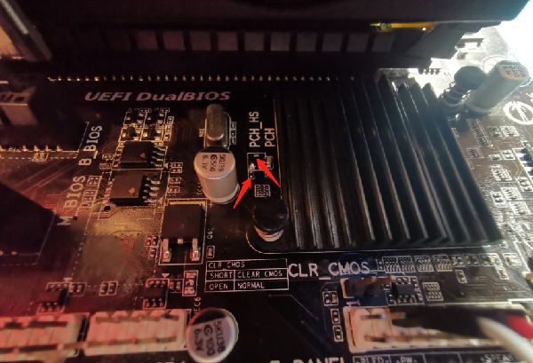 技嘉GA-H81M-DS2主板启动后10~12秒掉电，显示屏不亮维修 图1
