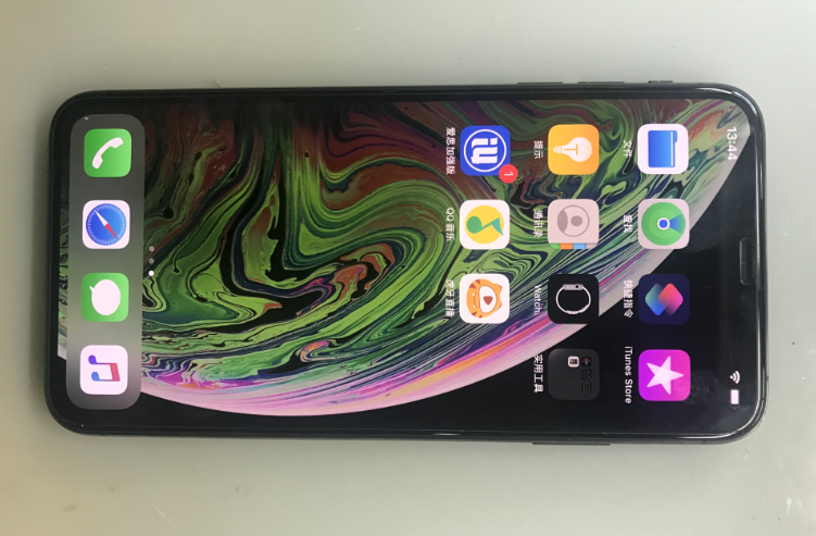 iPhone XS Max使用中突然黑屏无法开机维修 图5