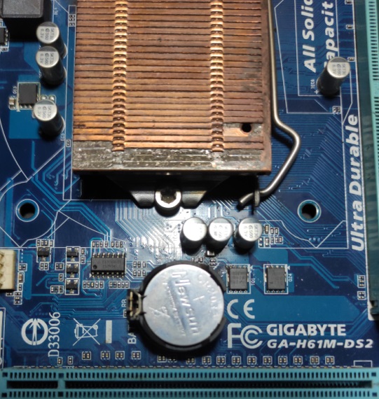 迅维学员分享：技嘉H61M-DS2主板风扇反复转重启维修
