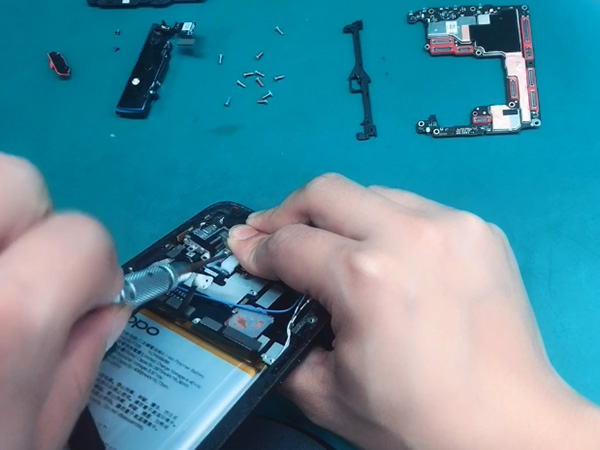 十倍变焦版OPPO RENO手机拆机 图7